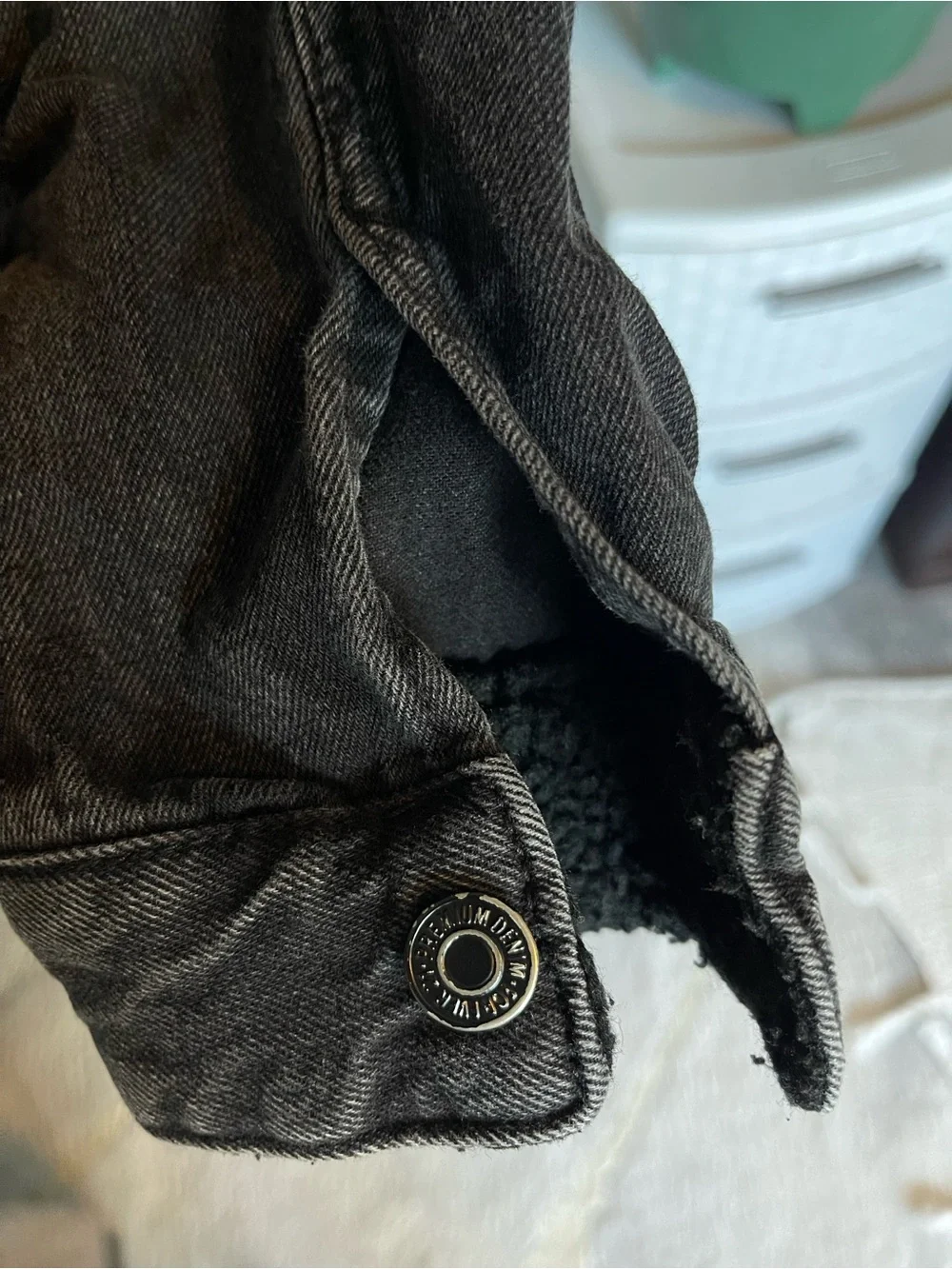 Forever 21 Black Washed Denim Sherpa Lined Longline Trucker Jacket Size S Grunge